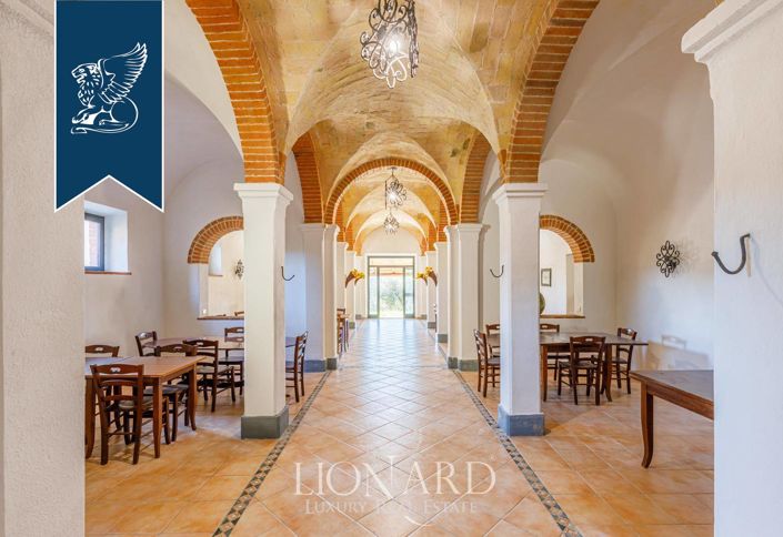 Image No.13-25 Bed Farmhouse for sale