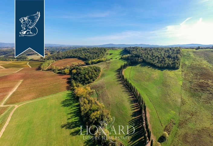 Image No.8-35 Bed Farmhouse for sale