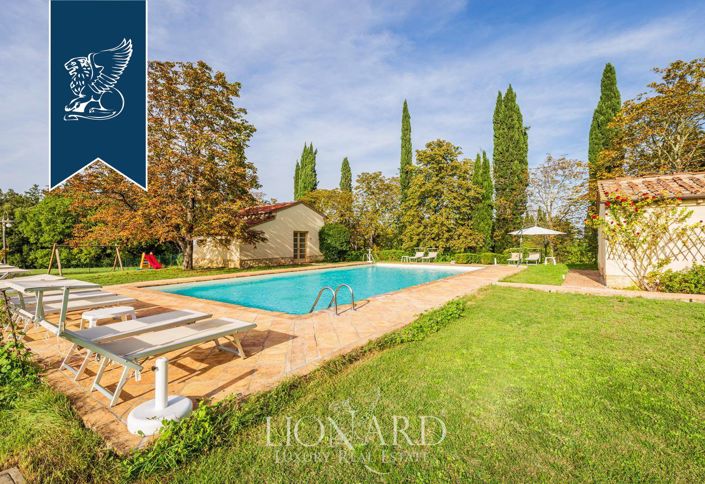 Image No.17-35 Bed Farmhouse for sale