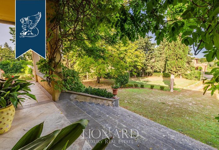 Image No.19-35 Bed Farmhouse for sale