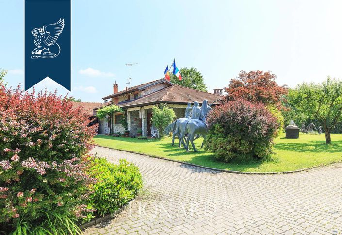 Image No.1-4 Bed Villa for sale