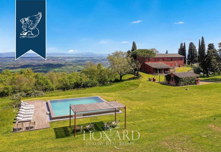 Image No.2-5 Bed Villa for sale