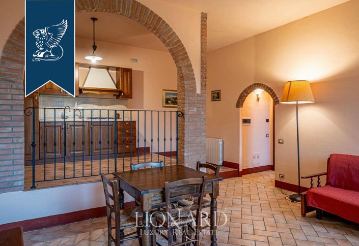 Image No.13-18 Bed Villa for sale