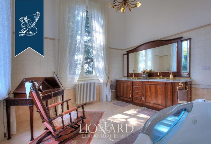 Image No.36-8 Bed Villa for sale