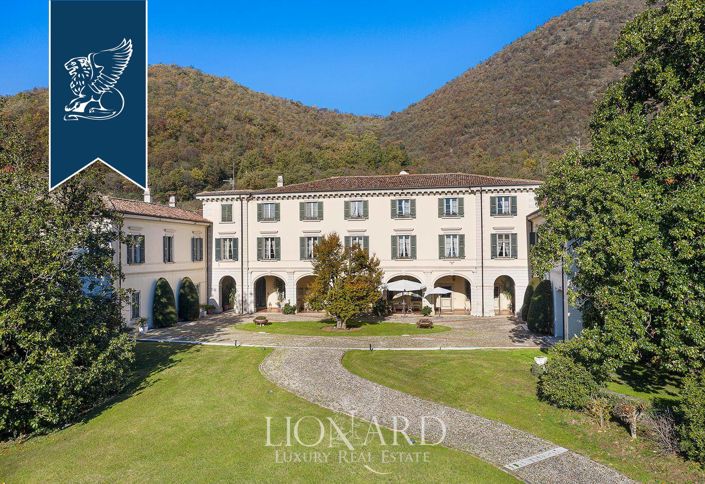 Image No.14-12 Bed Villa for sale