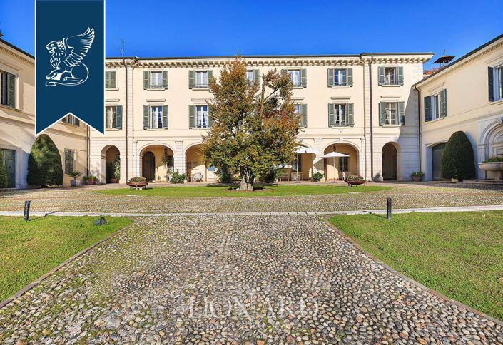 Image No.16-12 Bed Villa for sale