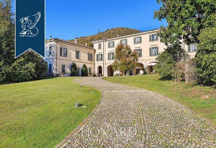 Image No.2-12 Bed Villa for sale