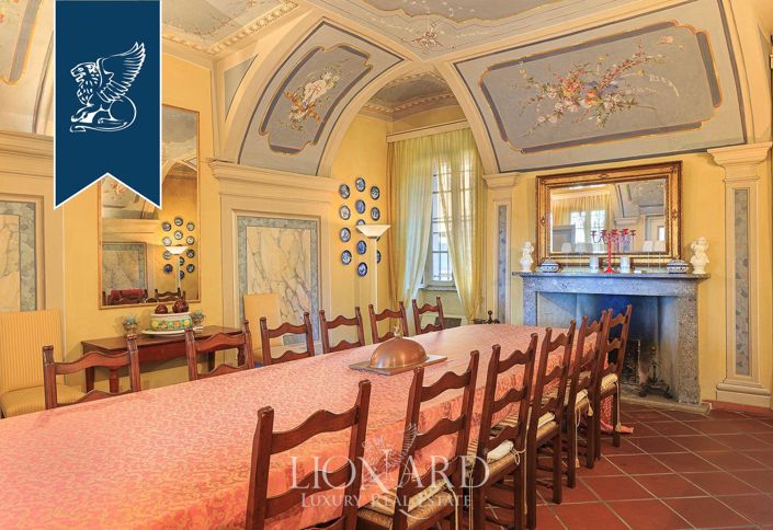 Image No.40-12 Bed Villa for sale