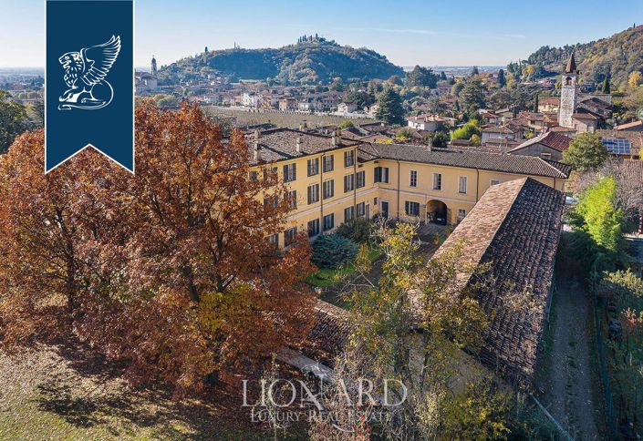 Image No.5-12 Bed Villa for sale