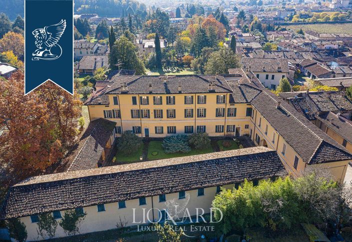 Image No.8-12 Bed Villa for sale