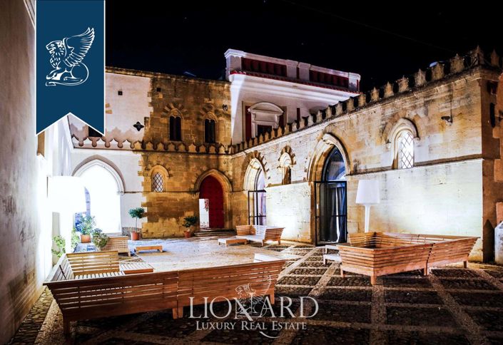 Image No.20-12 Bed Villa for sale