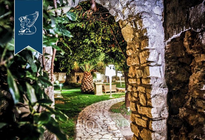 Image No.22-12 Bed Villa for sale