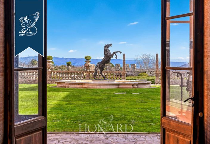 Image No.13-35 Bed Property for sale