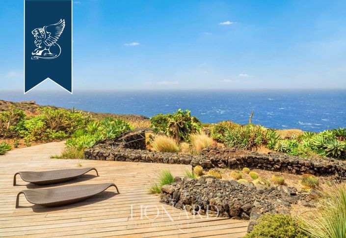 Image No.10-2 Bed Villa for sale