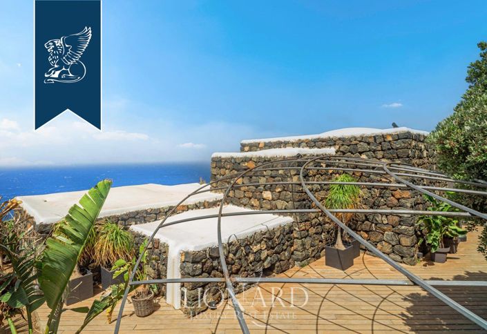 Image No.13-2 Bed Villa for sale