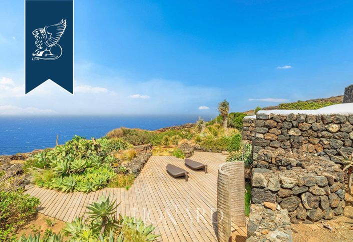 Image No.9-2 Bed Villa for sale