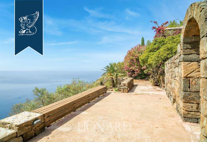 Image No.2-5 Bed Villa for sale