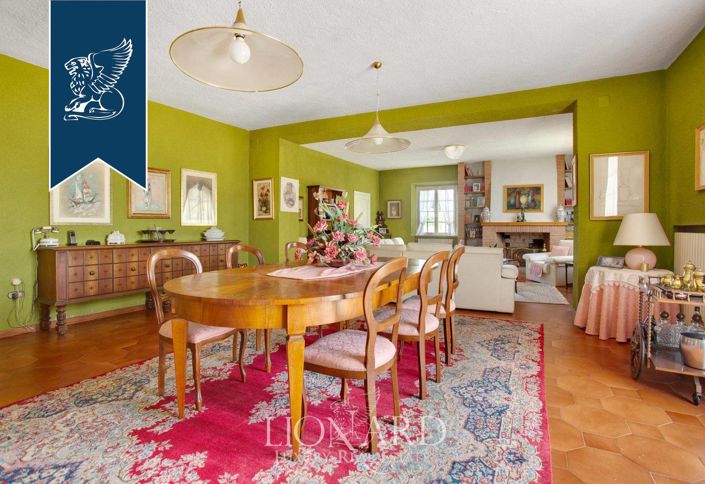 Image No.10-10 Bed Villa for sale