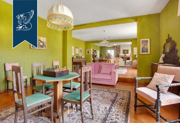 Image No.13-10 Bed Villa for sale