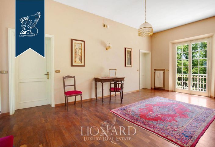 Image No.17-10 Bed Villa for sale