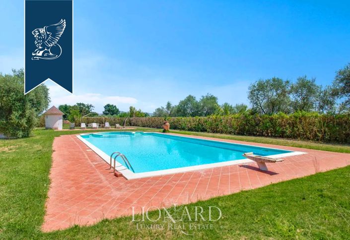 Image No.4-10 Bed Villa for sale