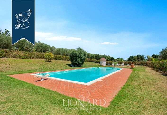 Image No.5-10 Bed Villa for sale