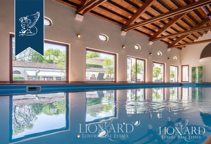 Image No.16-12 Bed Villa for sale