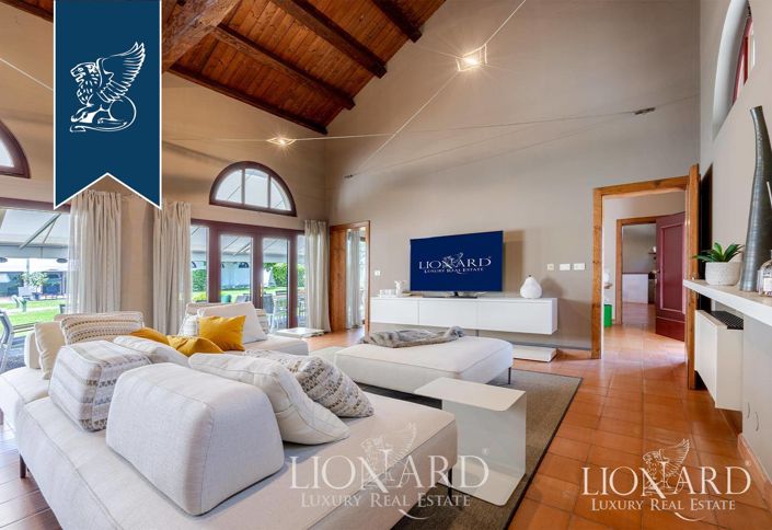 Image No.46-12 Bed Villa for sale