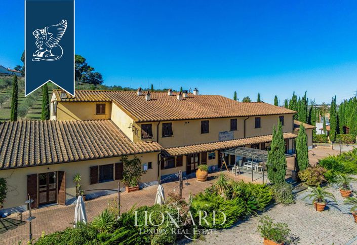 Image No.13-20 Bed Farmhouse for sale