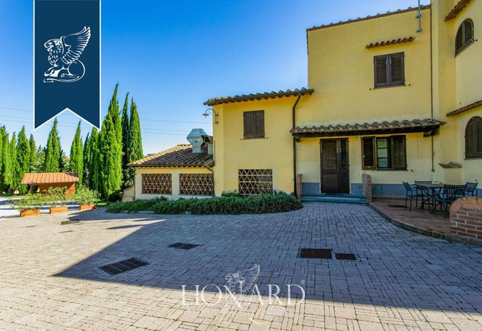 Image No.19-20 Bed Farmhouse for sale