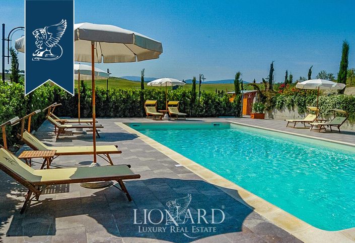 Image No.26-20 Bed Farmhouse for sale