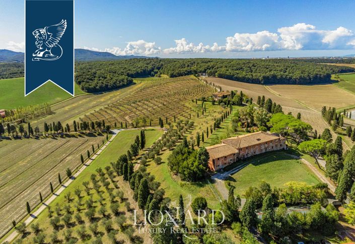 Image No.32-20 Bed Farmhouse for sale