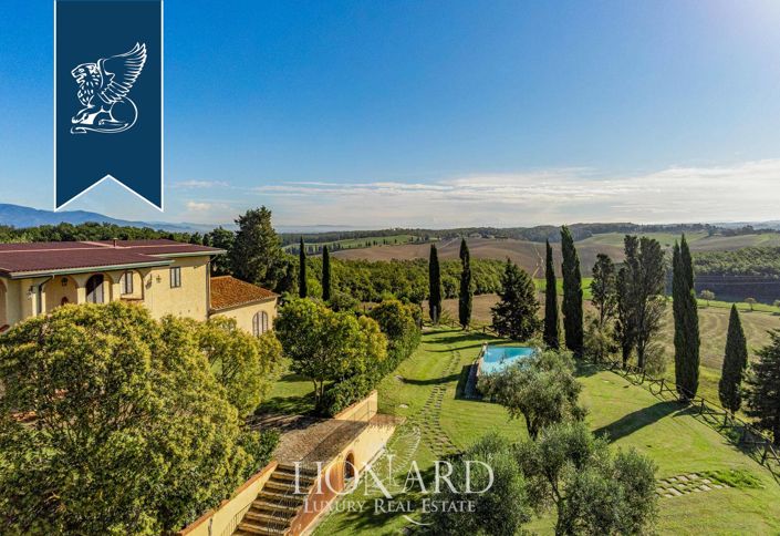 Image No.4-20 Bed Farmhouse for sale