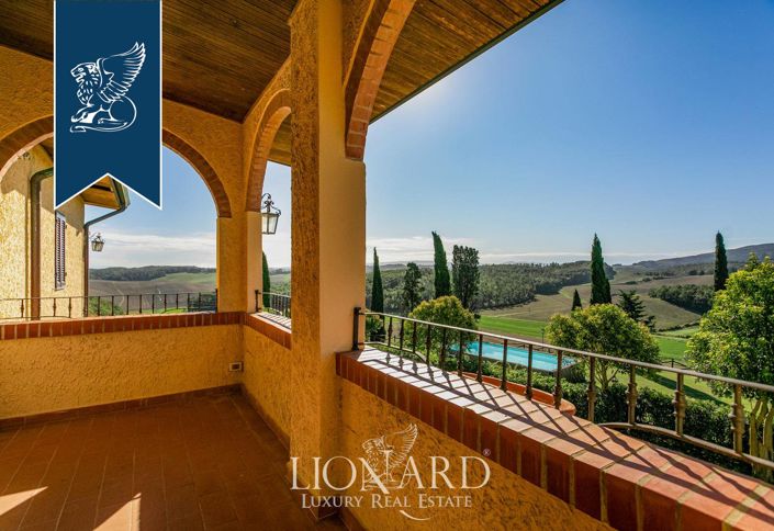 Image No.50-20 Bed Farmhouse for sale