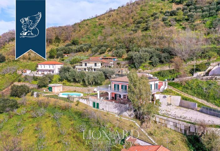 Image No.1-9 Bed Villa for sale