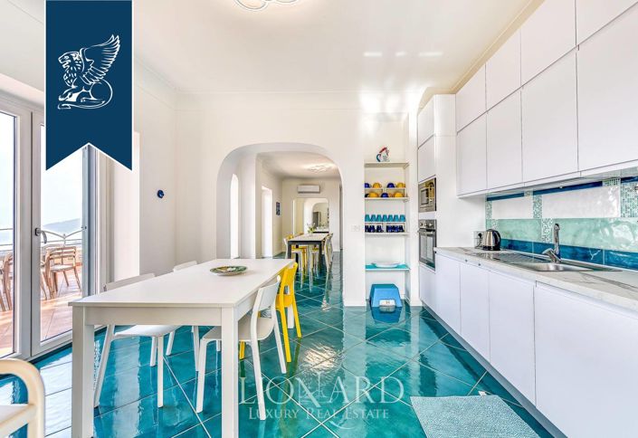 Image No.15-9 Bed Villa for sale