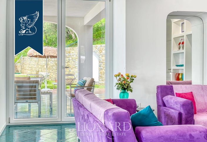 Image No.17-9 Bed Villa for sale