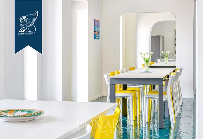 Image No.18-9 Bed Villa for sale