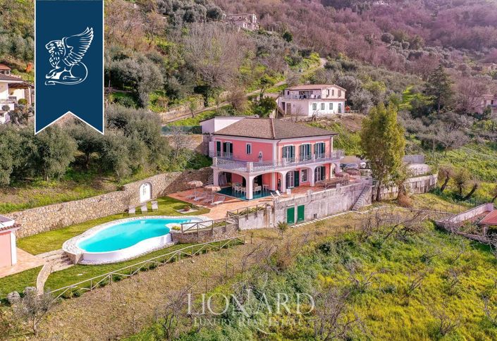 Image No.3-9 Bed Villa for sale