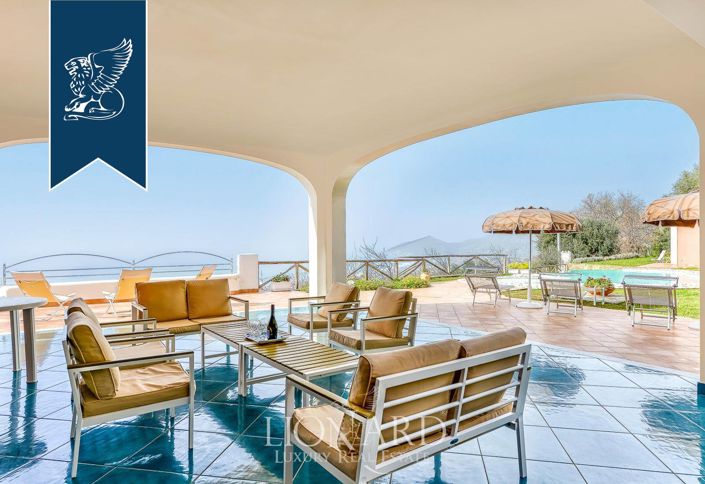 Image No.9-9 Bed Villa for sale