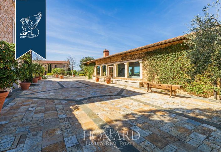 Image No.19-17 Bed Villa for sale