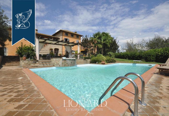 Image No.16-12 Bed Villa for sale