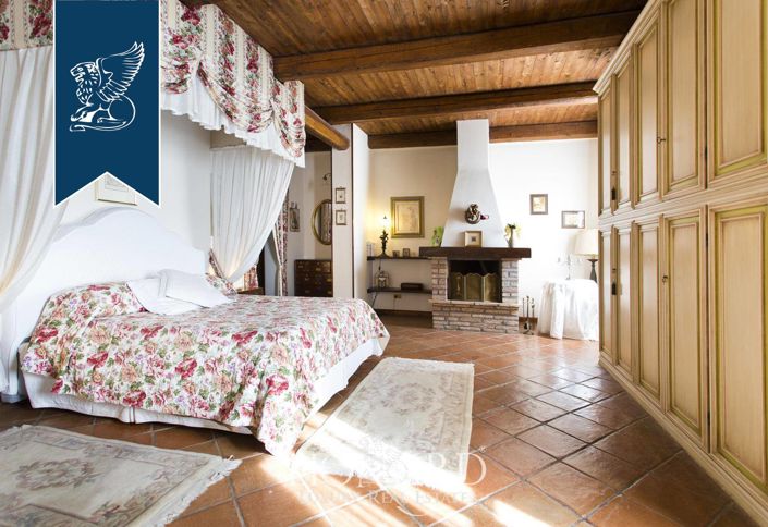 Image No.55-12 Bed Villa for sale