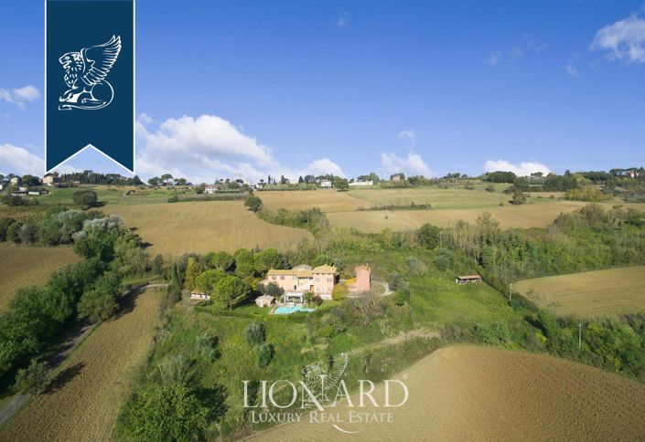 Image No.6-12 Bed Villa for sale