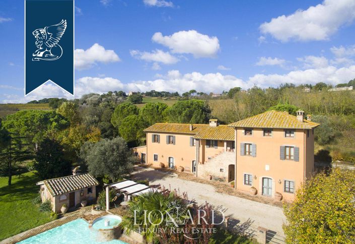 Image No.9-12 Bed Villa for sale