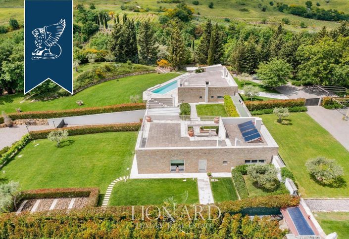 Image No.2-5 Bed Villa for sale