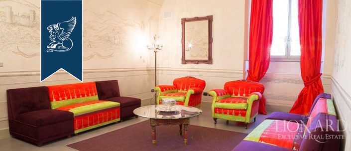 Image No.14-10 Bed Property for sale