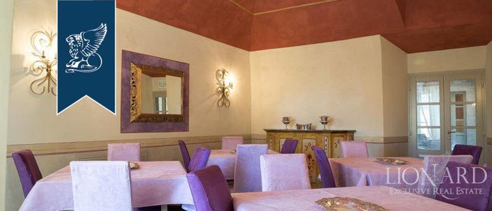 Image No.15-10 Bed Property for sale