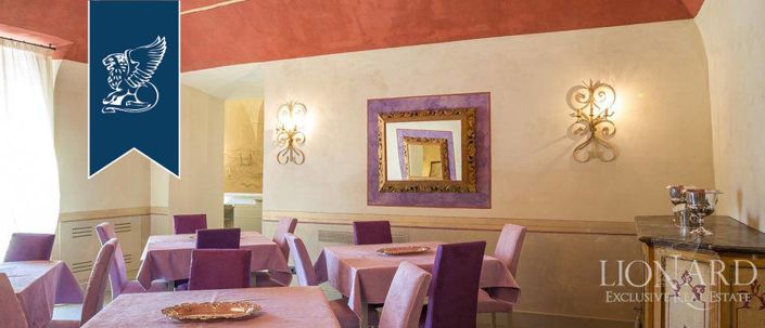 Image No.16-10 Bed Property for sale