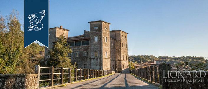 Image No.2-10 Bed Property for sale